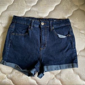 Bluenotes size 30 dark fitted jean shorts